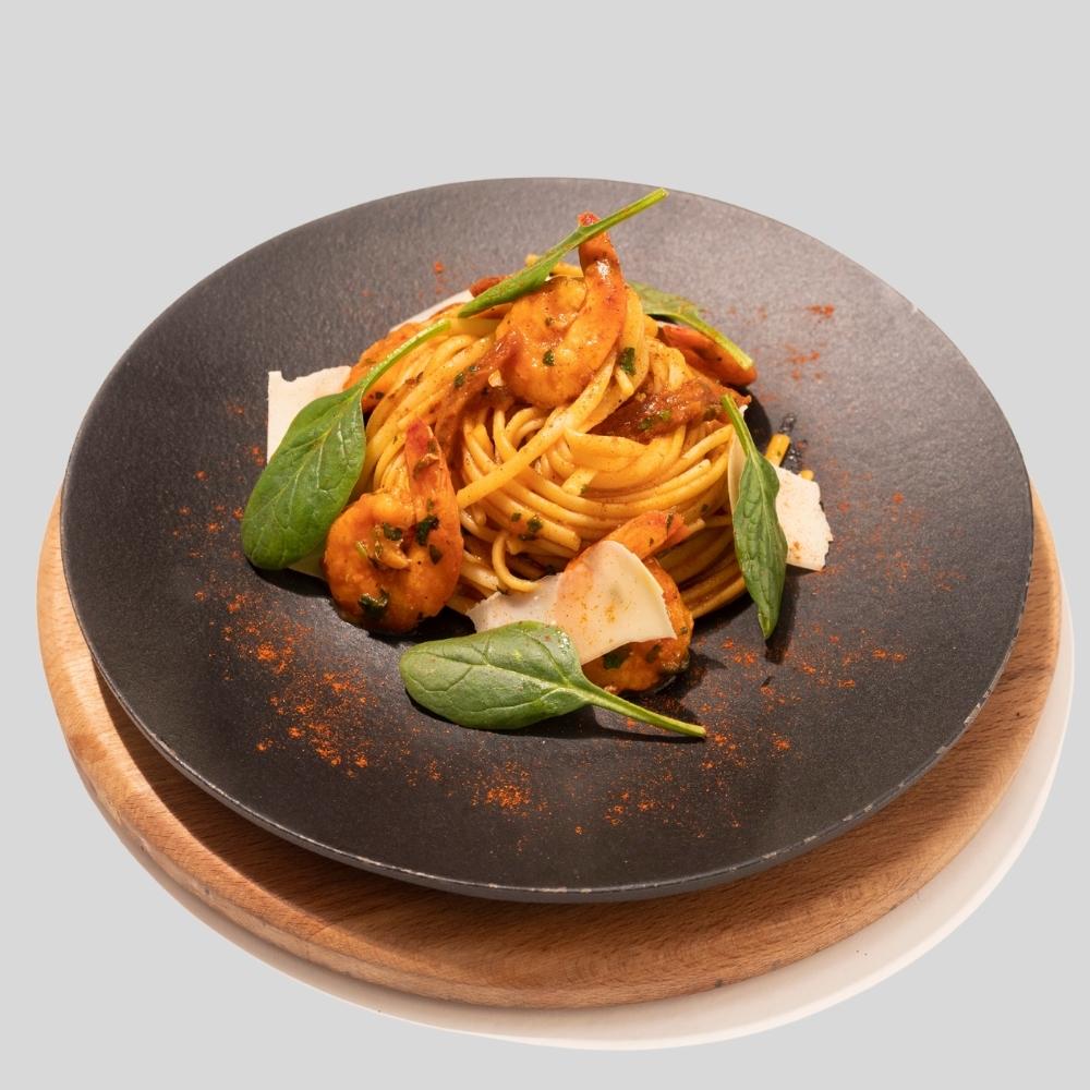 Linguini me Domate të Thata & Karkaleca